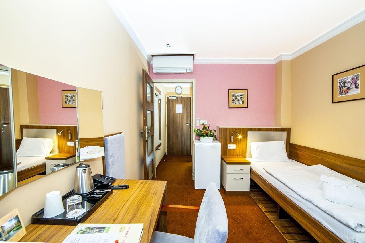 Krivan Hotel Karlsbad Exterior foto